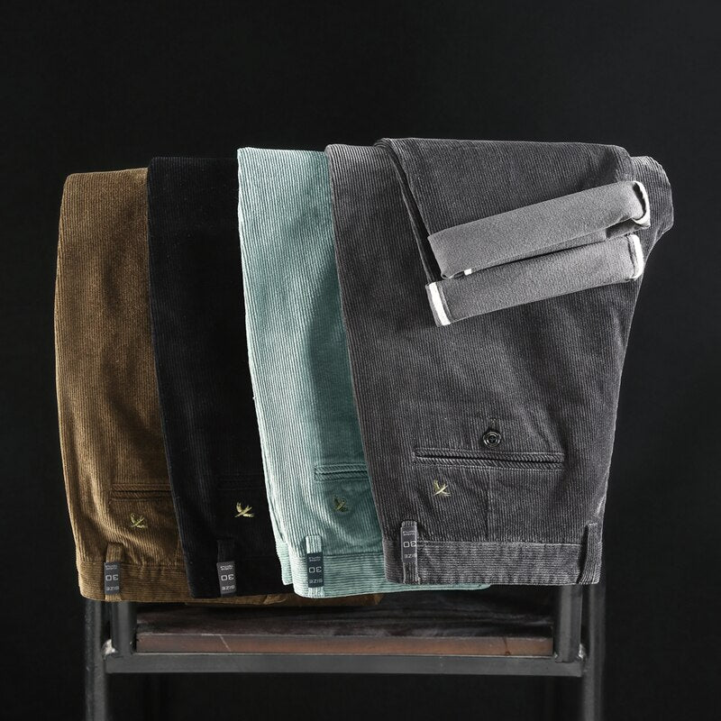 Regale | Pantaloni in velluto a coste a vita media.