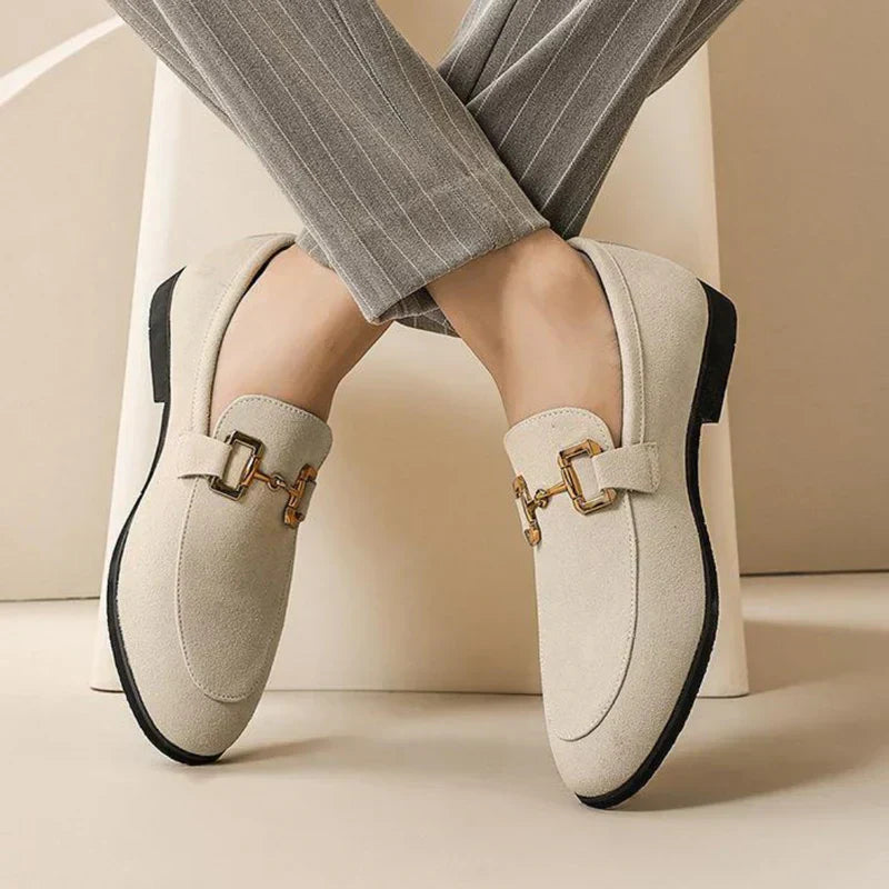 Regale | Scarpe di lusso in camoscio.