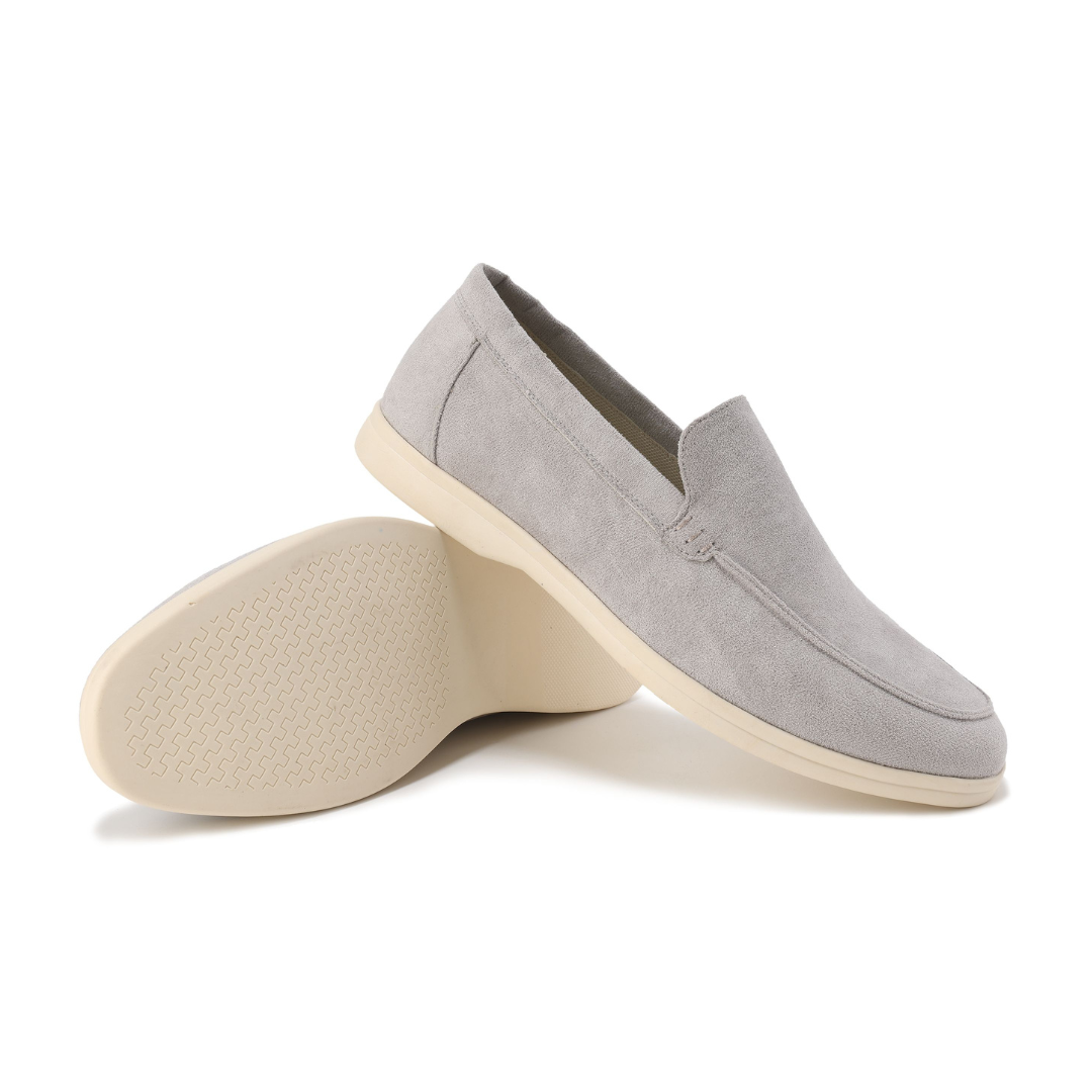 Regale | Scarpe in camoscio.