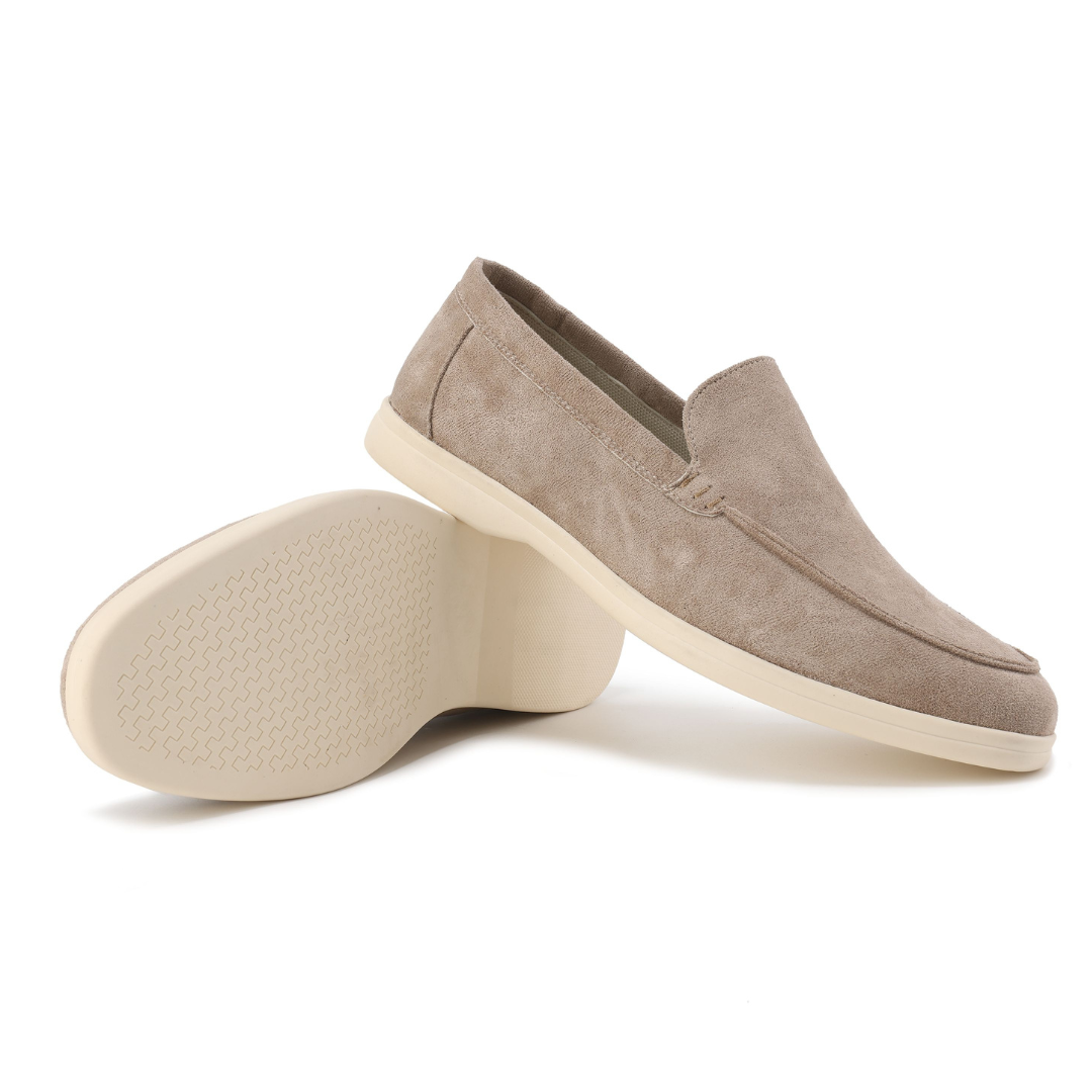 Regale | Scarpe in camoscio.